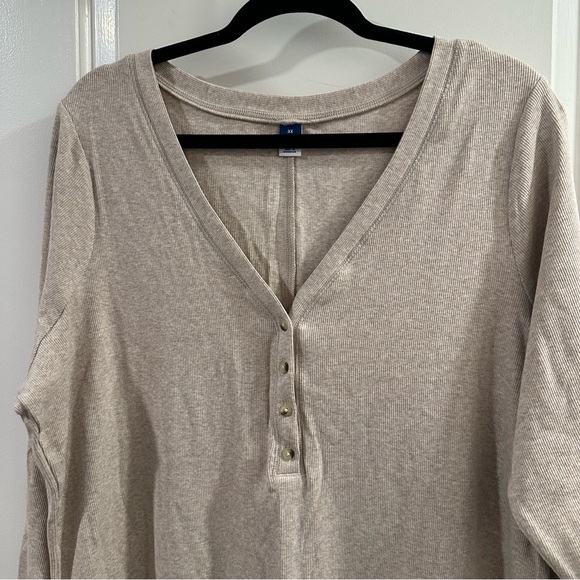 Old Navy Fitted Long-Sleeve Heathered Rib-Knit Henley Midi Dress Heather Biege - Picture 7 of 11